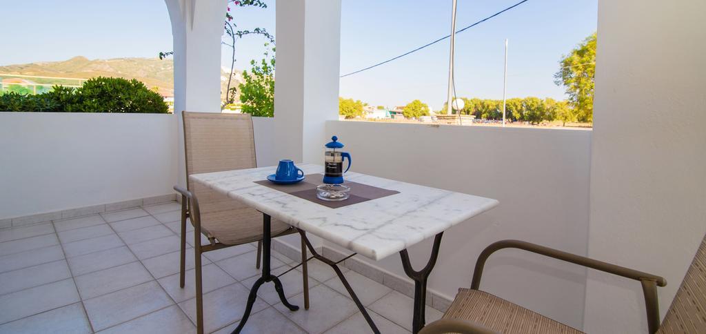 Ostria Apartments Kalamákion Dış mekan fotoğraf